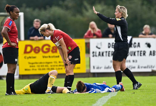 Skada, tackling, domare