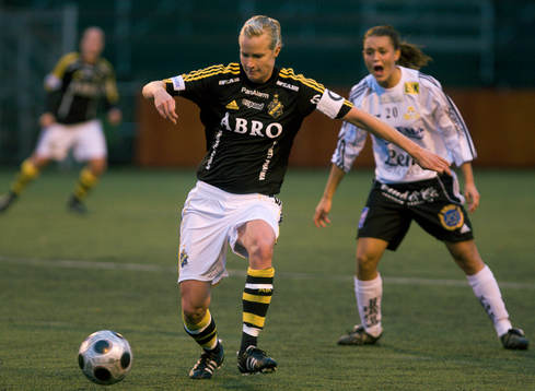 Anne Mäkinen, AIK och Emilia Appelqvist, Bälinge