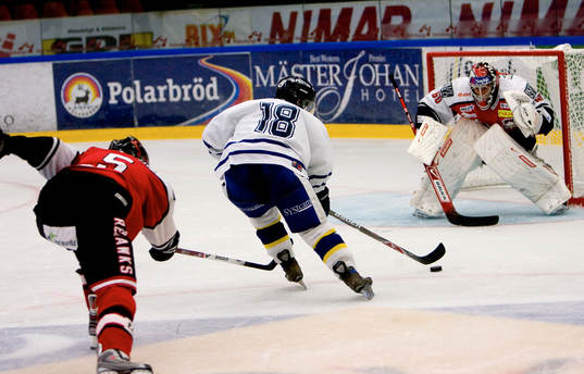André Pettersson, HV71 åker ifrån och gör 2-2