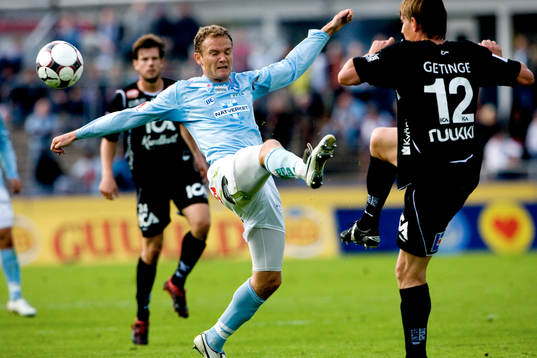 Jonatan Johansson, MFF och Tomas Zvirgzdauskas, HBK