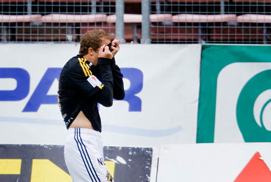 Kenny Pavey, AIK får sitt mål bortdömt