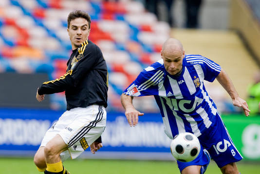 Daniel Mendes, AIK, och Thomas Olsson, Göteborg