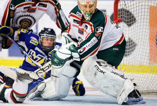 Mattias Tedenby och Ari Ahonen, målvakt