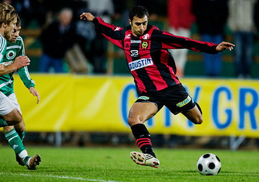 Arash Talebinejad, Brommapojkarna, skjuter mot mål