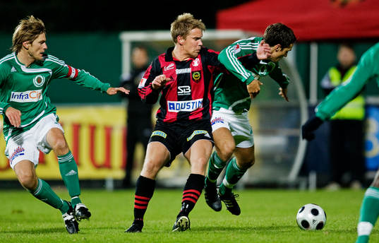 Joakim Runnemo, Brommapojkarna, fastnar bland