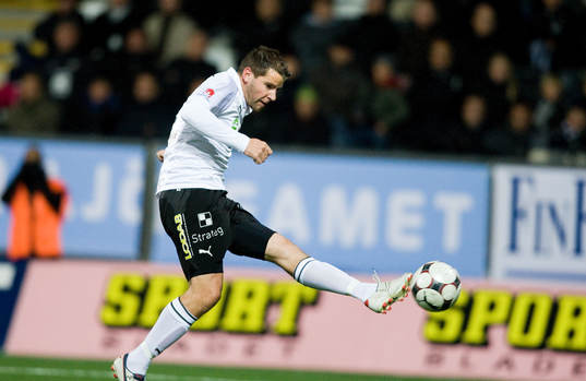 Stefan Rodevåg, Örebro, smäller in 1-1