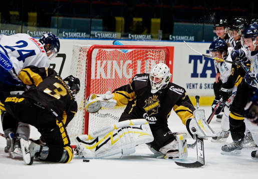 Christopher Heino-Lindberg, målvakt, AIK, räddar ett skott