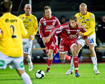Pär Eriksson, Degerfors. Robin Ganemyr, Falkenberg