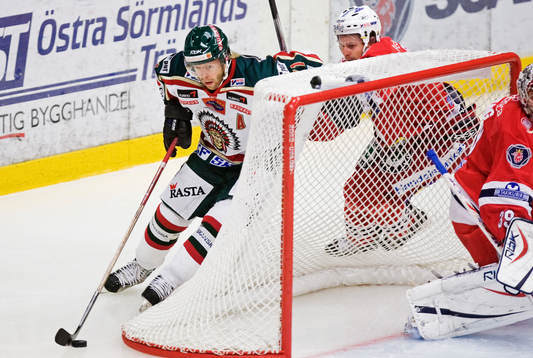 Tomi Kallio, Frölunda, jagas av Martin Cibak, Södertälje