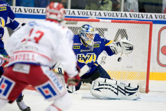 Stefan Liv, målvakt, släpper in 4-1