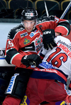 Per Svartvadet, lagkapten Modo och Daniel Ljungqvist,