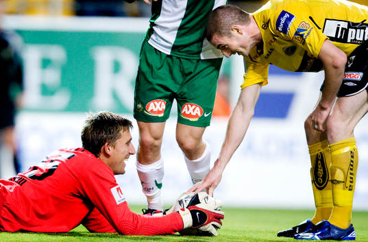 Kristoffer Björklund, målvakt, Hammarby, skrattar med