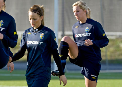 Kosovare Asllani, Sverige och Louise Fors, Sverige
