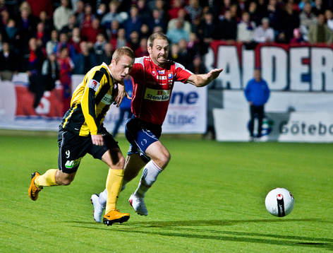 Daniel Larsson, Häcken. Magnus Källander, Ögryte