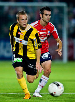 Daniel Larsson, Häcken. Björn Anklev, Örgryte