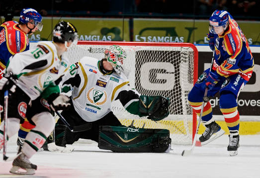 Niklas Anger, Djurgården, oroar framför Jonas Gustavsson,