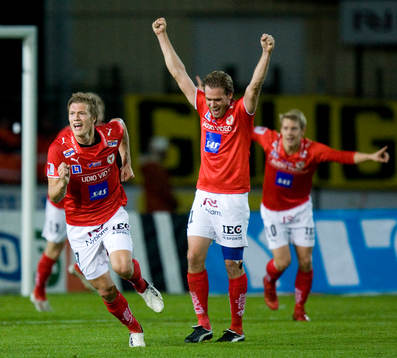 2-0, frispark Viktor Elm, jubel ikapp med Lasse Johansson