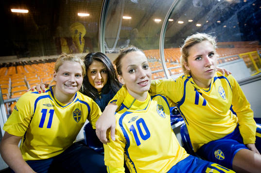 Sara Lindén, Nazanin Vaseghpanah, Kosovare Asllani och
