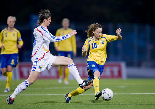 Alina Giorgiana Birtoiu, Rumänien och Kosovare Asllani,