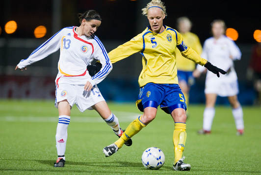 Caroline Seger, Sverige och Alexandra Melisa Lusan,