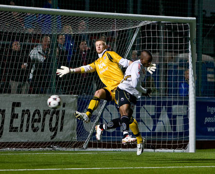 Boyd Mwila, Örgryte. Tommy Naurin, målvakt, Qviding