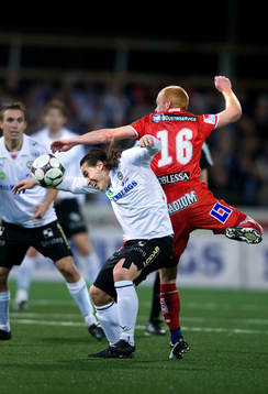 Nordin Gerzic, Örebro, och Magnus Samuelsson, IFK