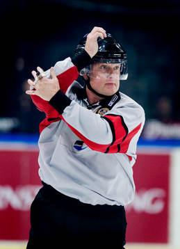 Ulf Rådbjer, domare, domartecken, armbågstackling
