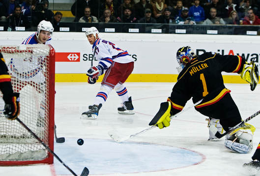 Brandon Dubinsky, New York Rangers, gör mål på Jonas