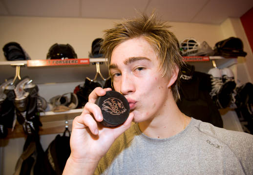 Tobias Forsberg, Modo kysser pucken som han gjorde sitt