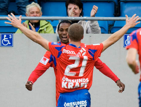 1-0 René Makondele som grattas av Christoffer Andersson.