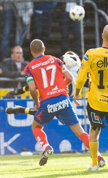 2-0, Henrik Larsson, bakom en chanslös Johan Wiland. Teddy