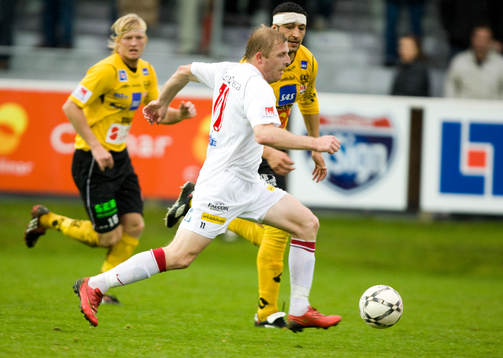 Xhevdet Liumnica, Assyriska och Juan Robledo, Mjällby