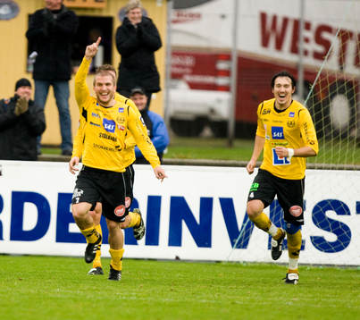 Johan Svensson och Daniel Ivanovski, Mjällby, jubel