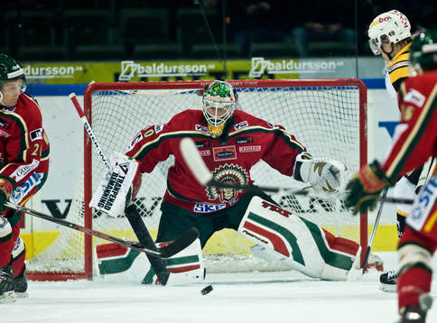 Johan Holmqvist, målvakt, Frölunda, hade mycket att göra