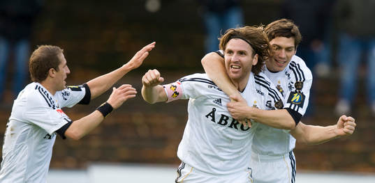 1-1, Nils-Eric Johansson som grattas av Kenny Pavey och