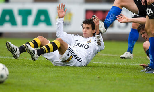 AIK föll, här Ortiz på ändan