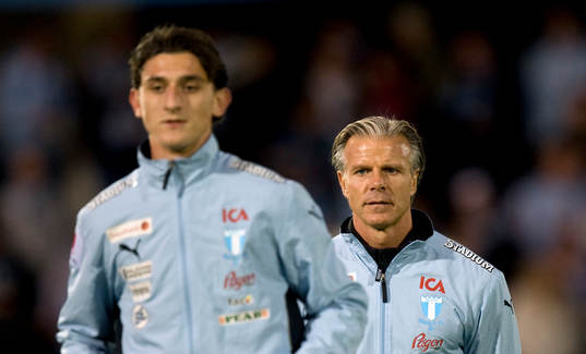 Agon Mehmeti och tränare Roland Nilsson