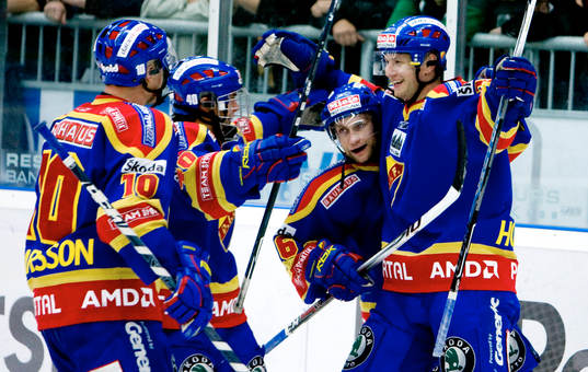 Mikael Holmqvist, Djurgården, gör 2-2. Jubel