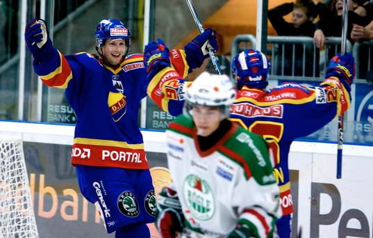 Mikael Holmqvist, Djurgården, gör 2-2. Jubel