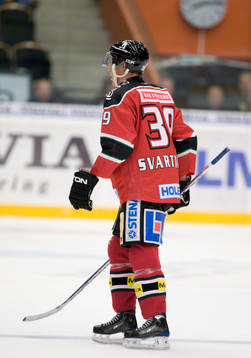 Per Svartvadet, lagkapten Modo får lämna rinken