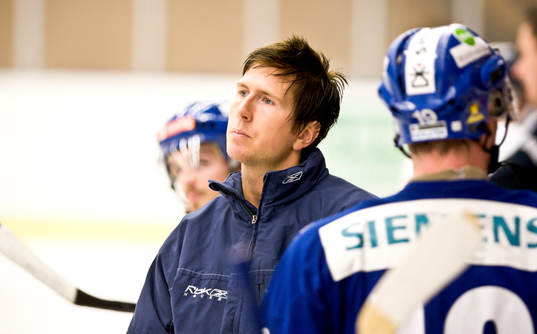 Joakim Lundström, Målvakt, klev av isen