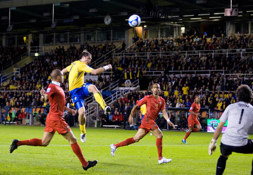 Johan Elmander laddar