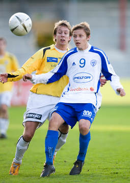 Simon Thern håller undan