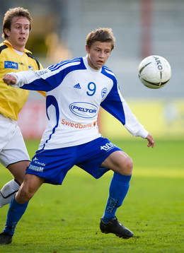 Simon Thern håller undan