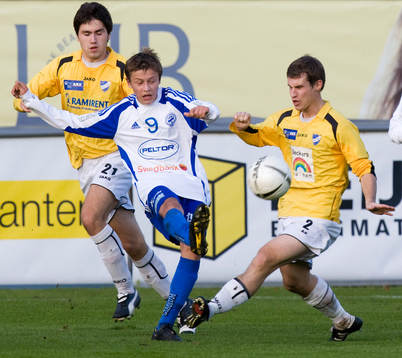 Simon Thern, 16 år, mot Ahmedin Sudic och Dan Mårtensson