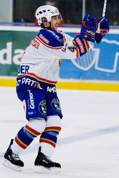 David Schneider,  gjorde en assist i sin debut. Jubel