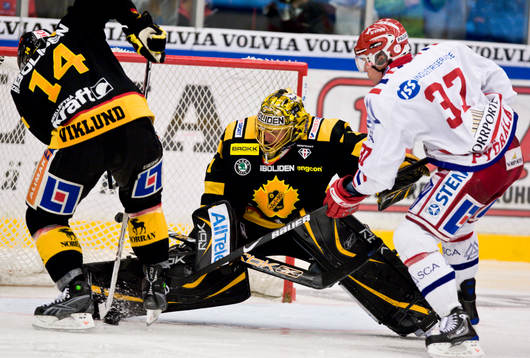 Andreas Hadelöv, Målvakt Skellefteå och Tobias Viklund,
