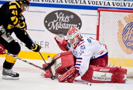 Magnus Åkerlund, Målvakt Timrå mot Gabriel Karlsson,
