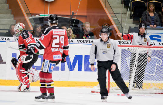 Karol Krizan, Målvakt Modo fick 10 minuters utvisning för