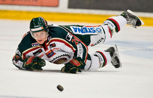 Tuukka Mäntylä, Frölunda kastar iväg pucken